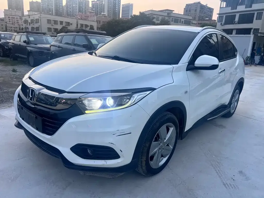 Honda Vezel — фото 1