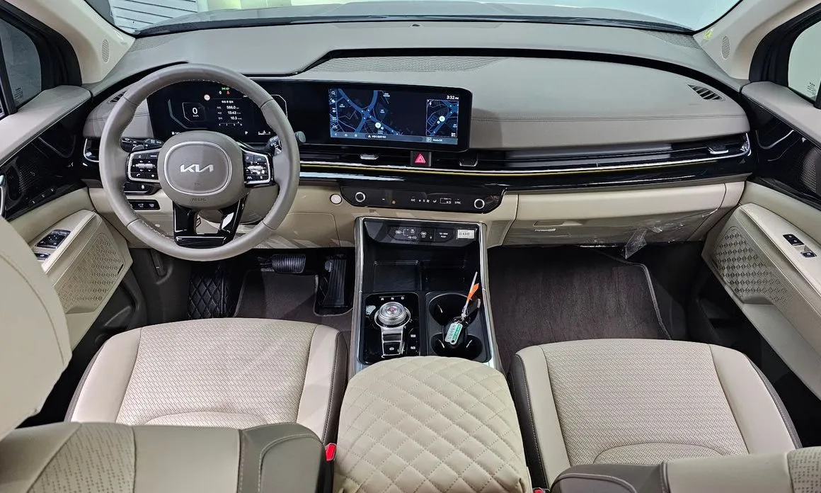Kia Carnival — фото 10