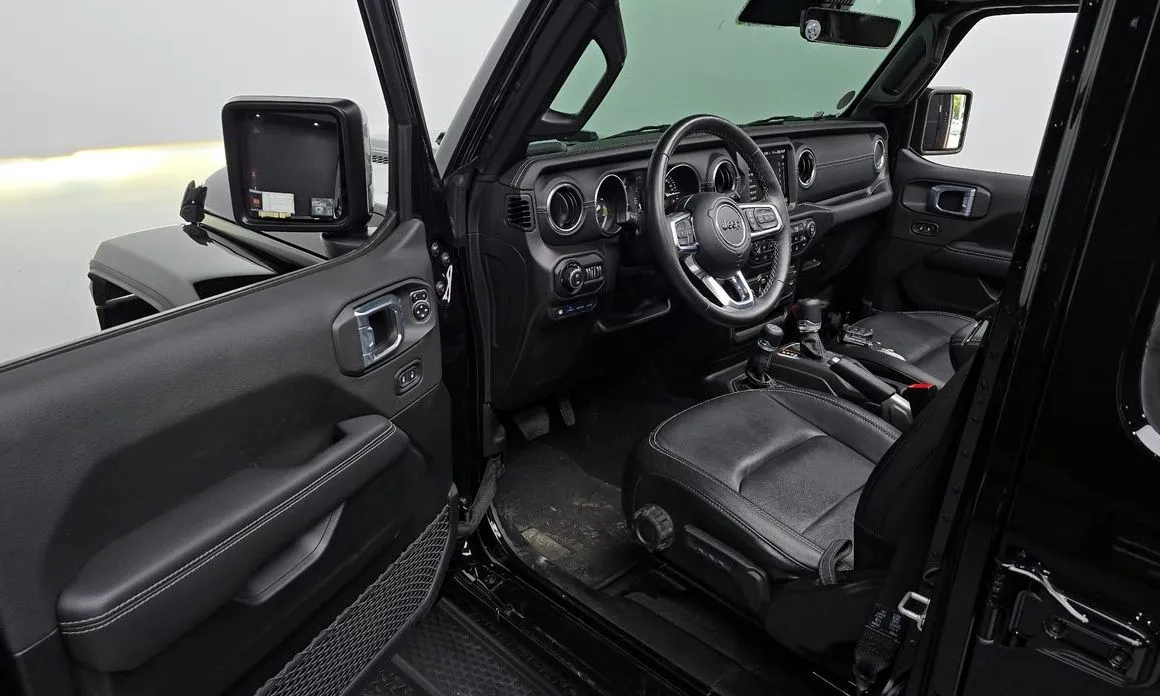 Jeep Wrangler — фото 7