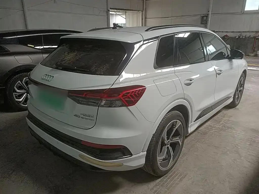 Audi Q4 e-tron — фото 10
