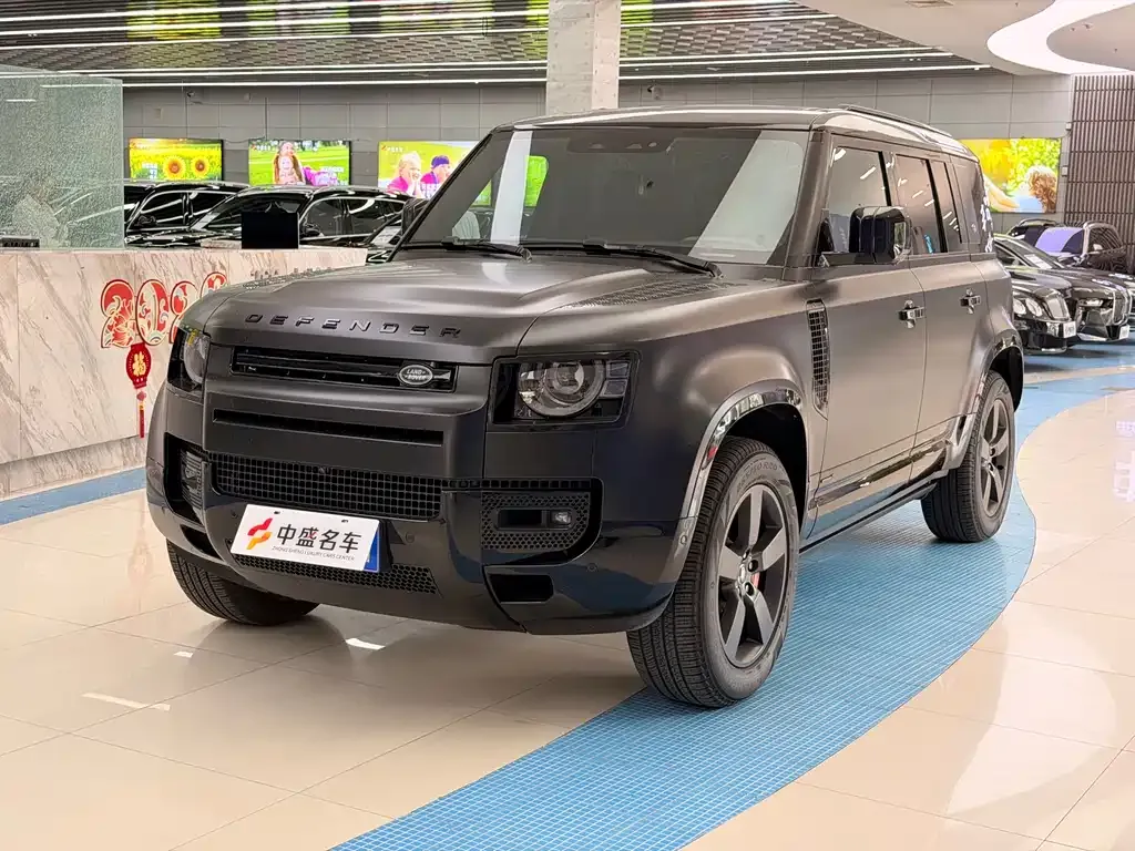 Land Rover Defender — фото 1