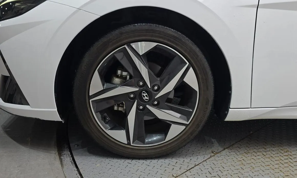 Hyundai AVANTE — фото 2
