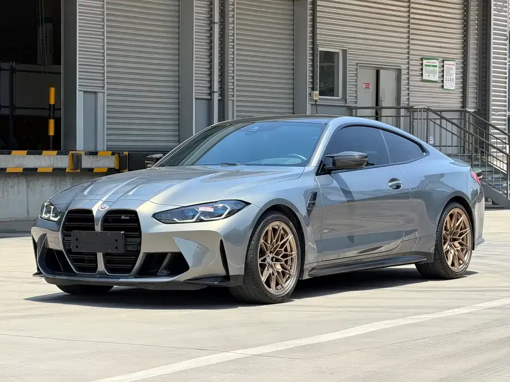 BMW M4 — фото 1