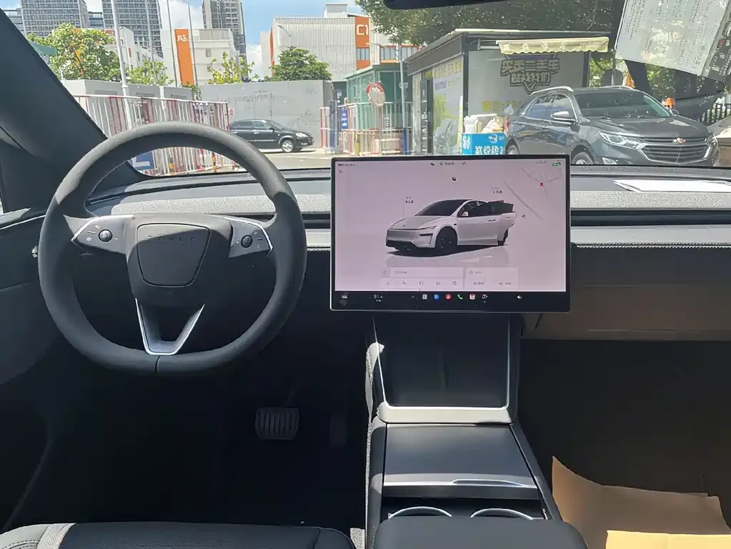 Tesla Model Y — фото 7