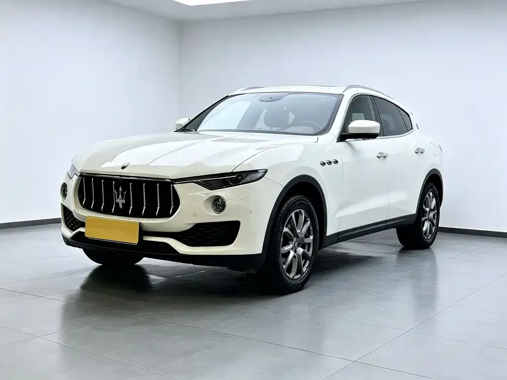 Maserati Levante — фото 1