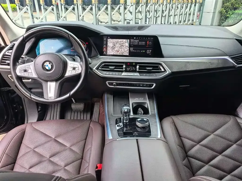 BMW X5 — фото 10