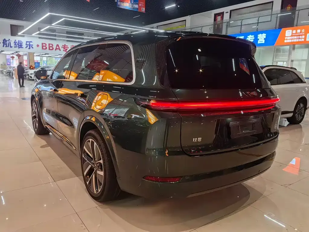 Li Auto L9 — фото 7
