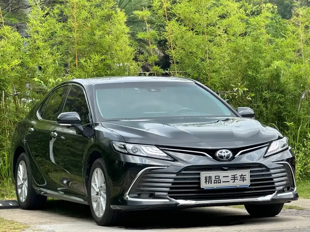 Toyota Camry — фото 10