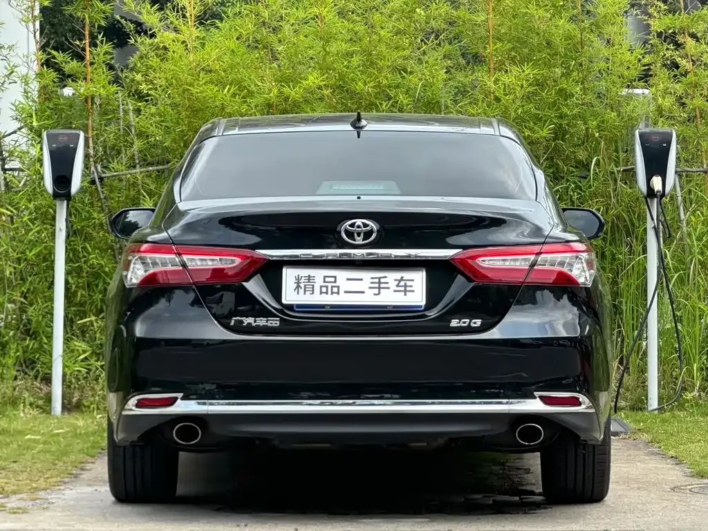 Toyota Camry — фото 5