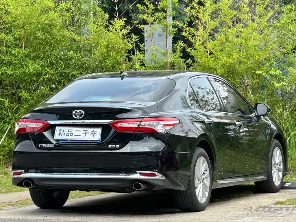 Toyota Camry — фото 9