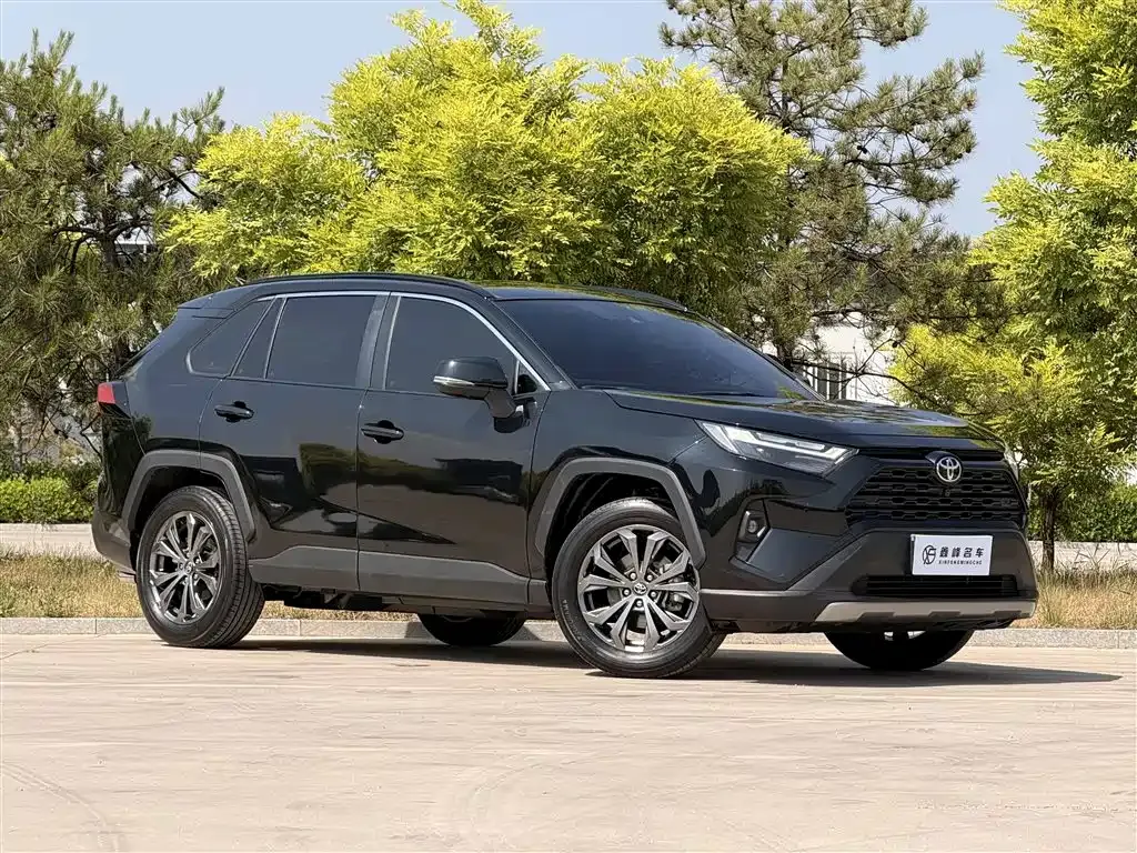 Toyota RAV4 — фото 8