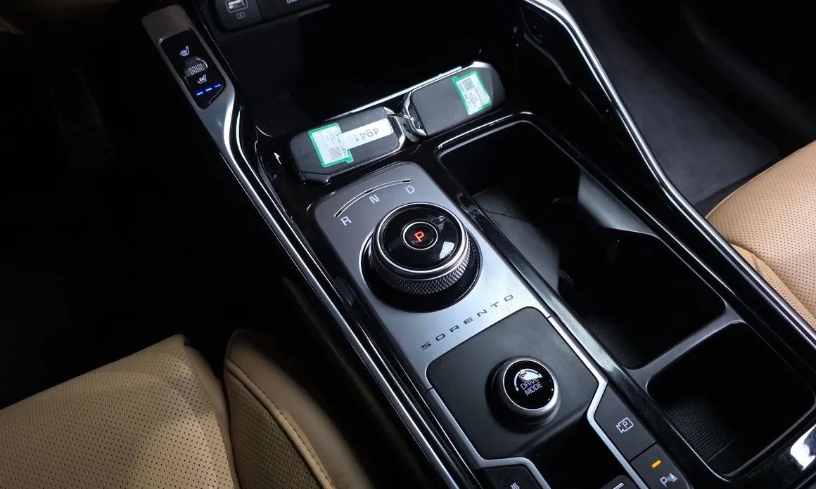 Kia Sorento — фото 10