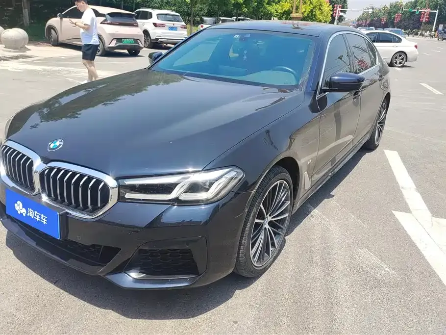 BMW 5 Series — фото 1