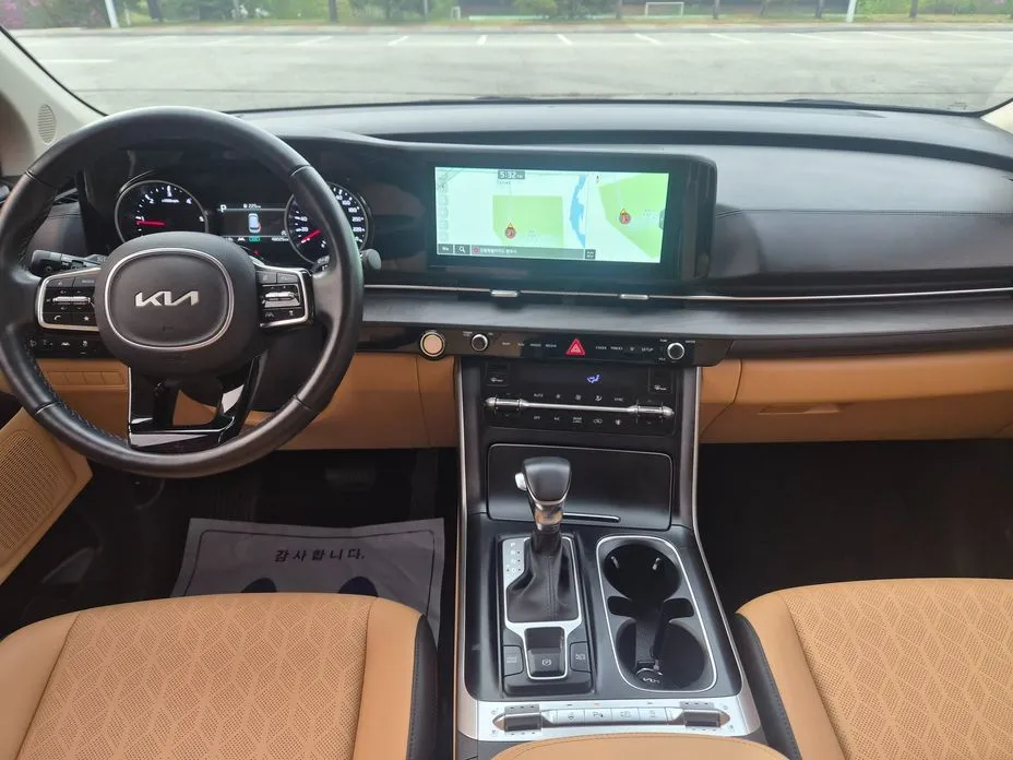 Kia Carnival — фото 10