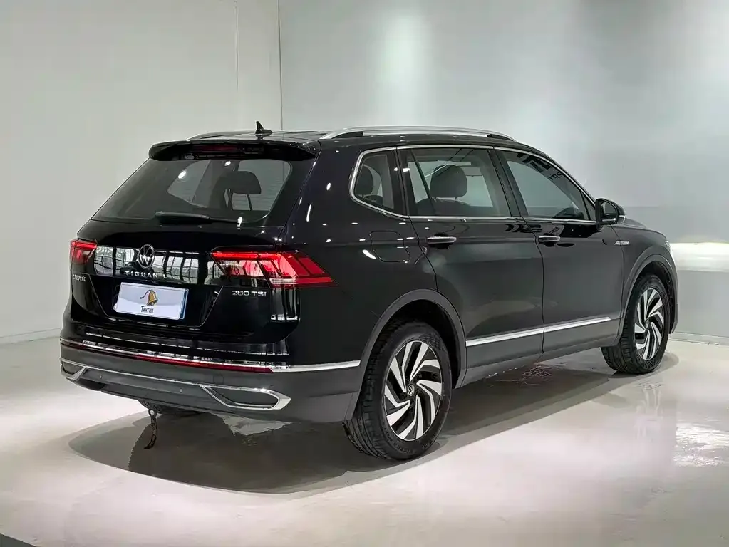 Volkswagen Tiguan L — фото 5