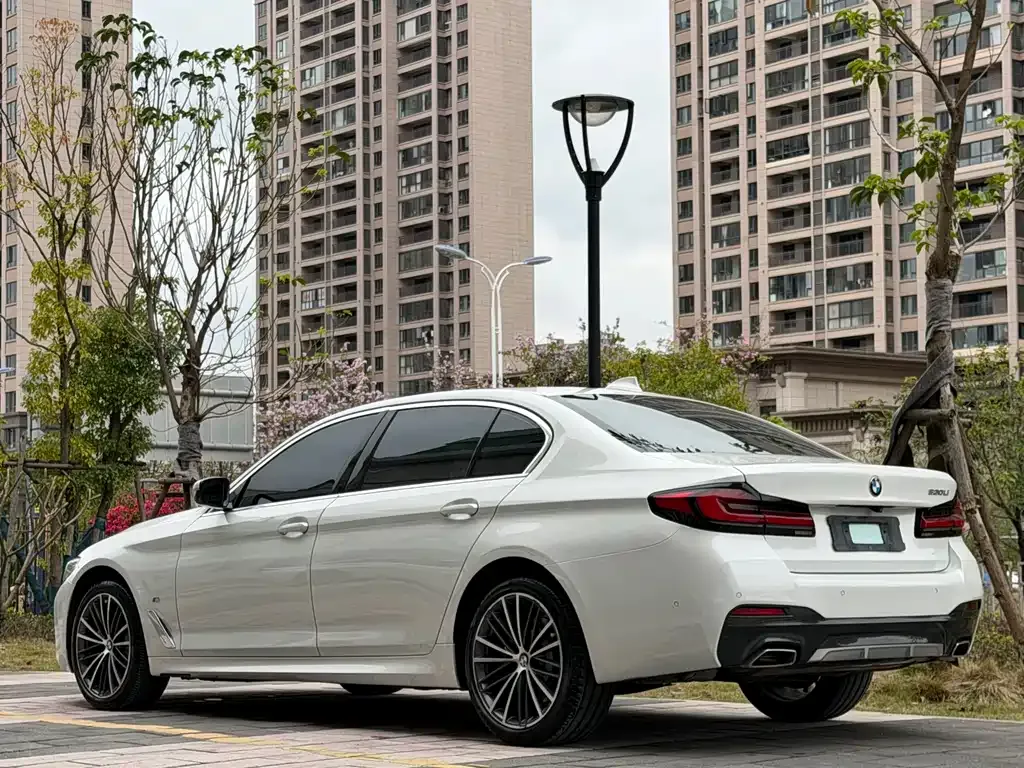 BMW 5 Series — фото 5