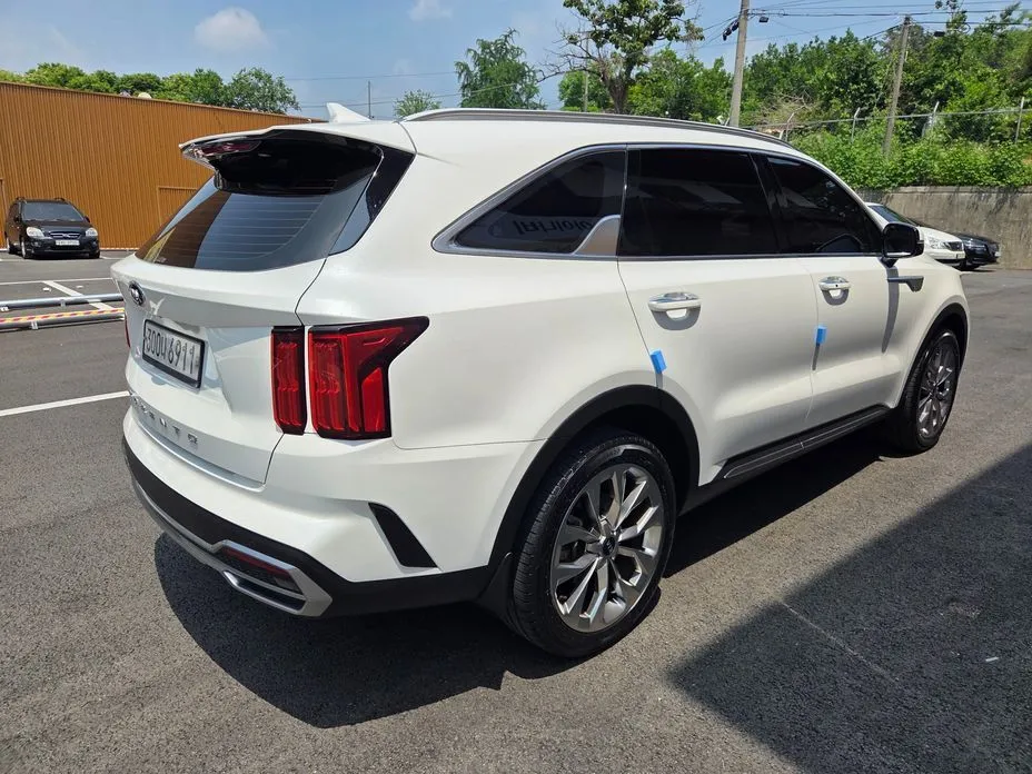 Kia Sorento — фото 6