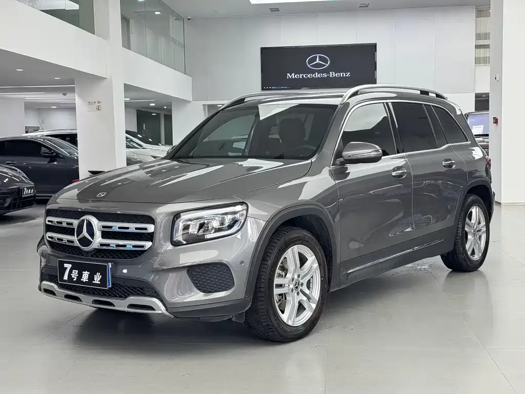 Mercedes-Benz GLB — фото 1