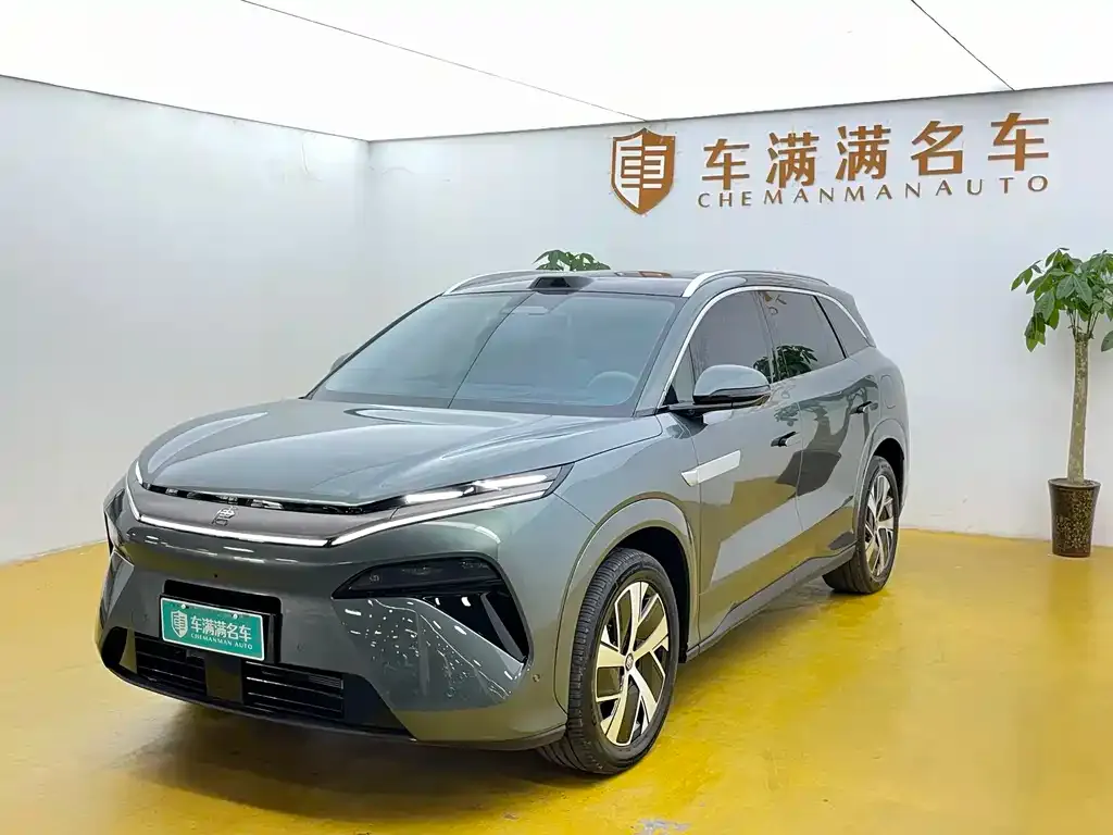 BYD Tang L — фото 1