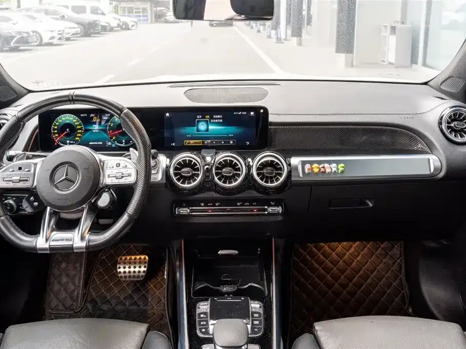 Mercedes-Benz GLB AMG — фото 6