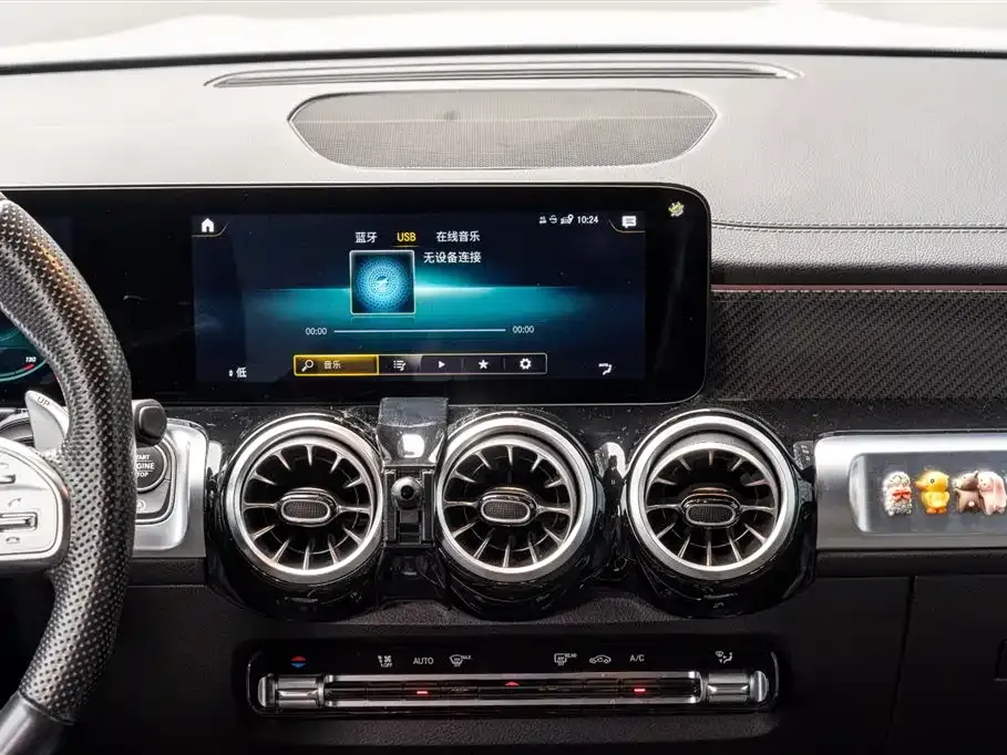 Mercedes-Benz GLB AMG — фото 9