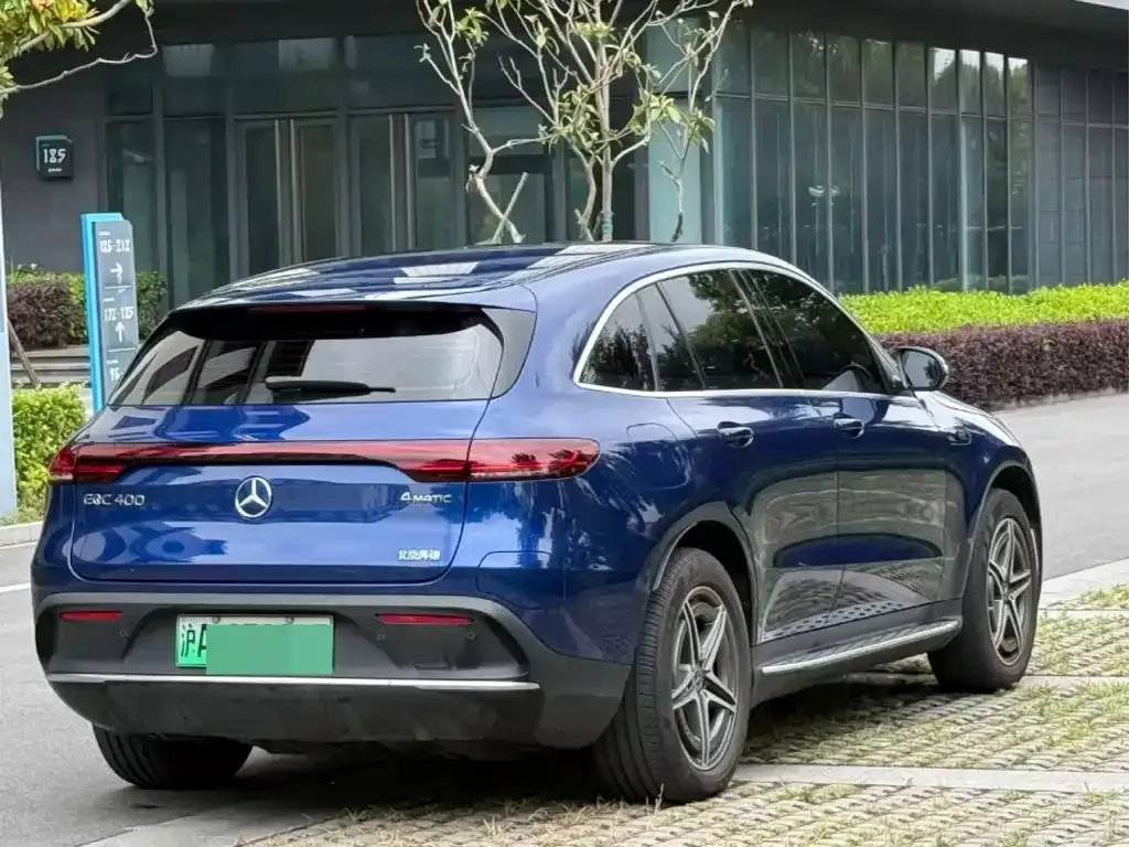Mercedes-Benz EQC — фото 7