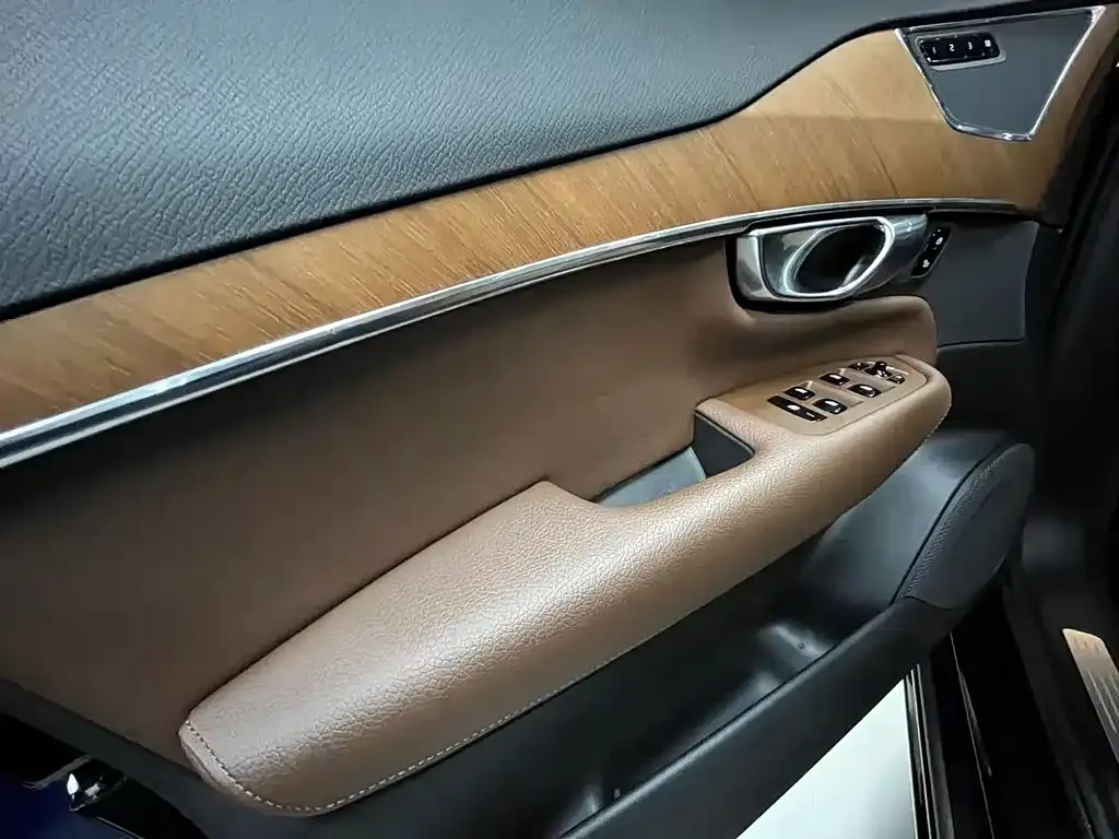 Volvo XC90 — фото 4