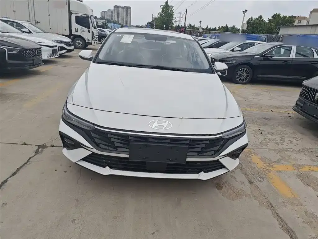 Hyundai Elantra — фото 10