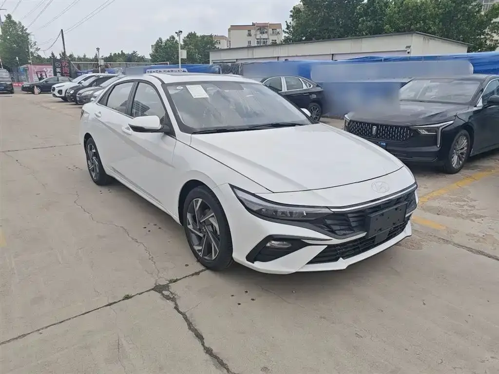 Hyundai Elantra — фото 6