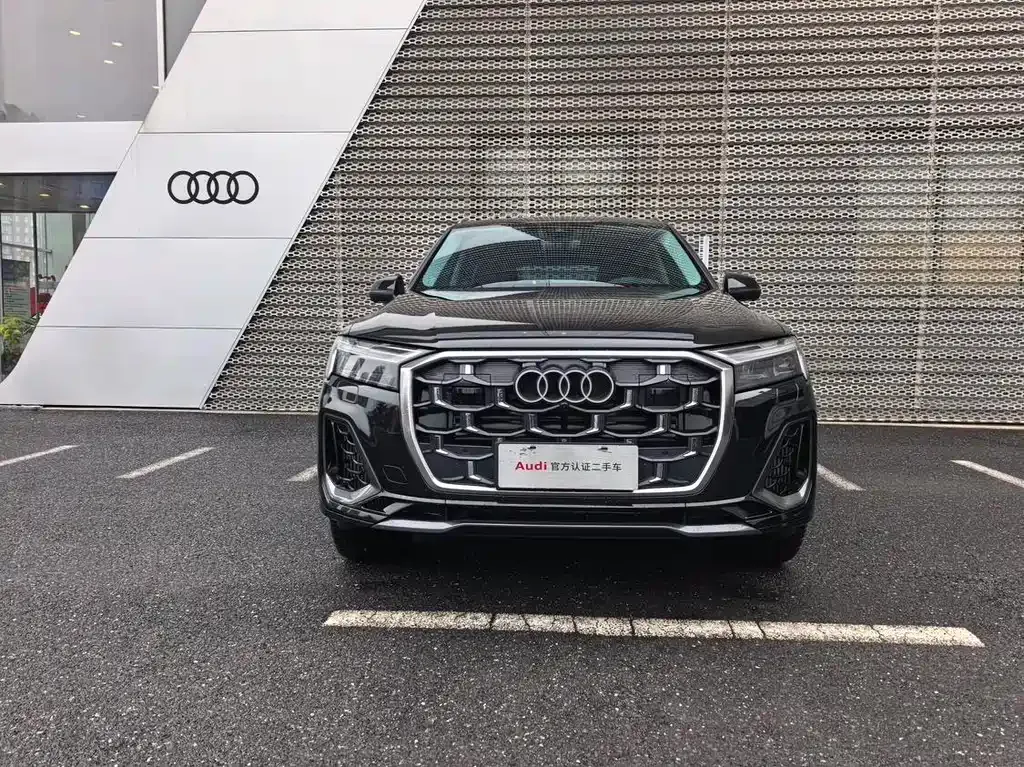 Audi Q7 — фото 10