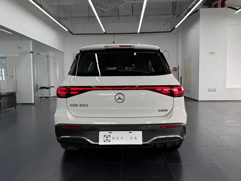 Mercedes-Benz EQB — фото 6