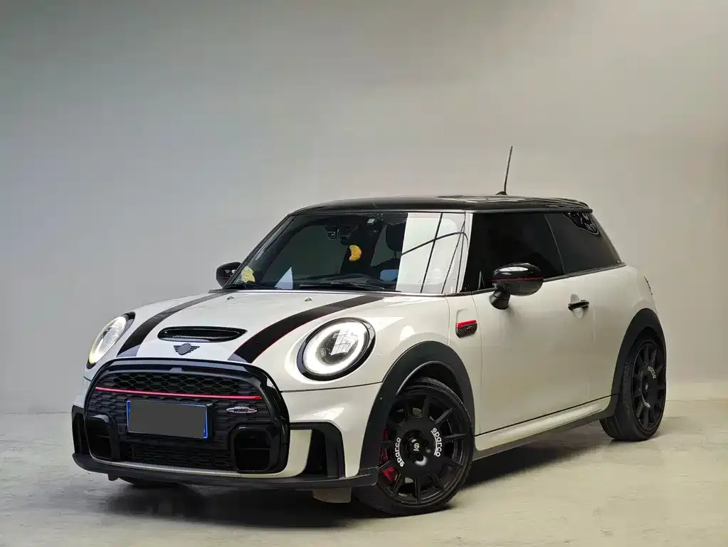 MINI JCW (John Cooper Works) — фото 1