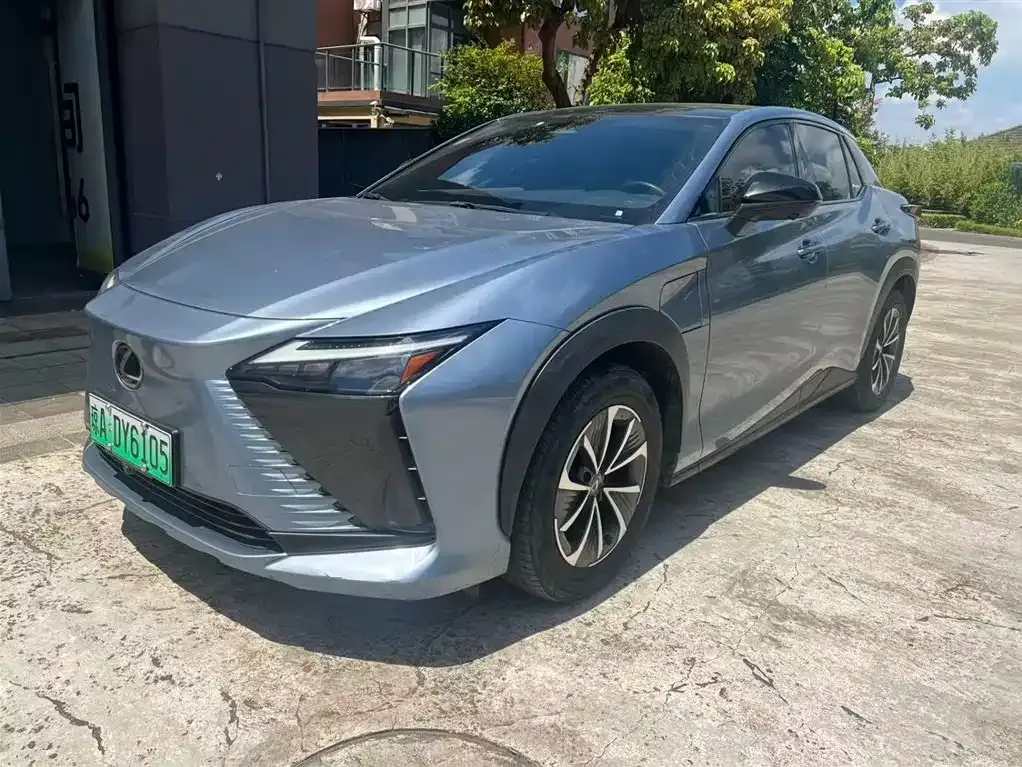 Lexus RZ — фото 1
