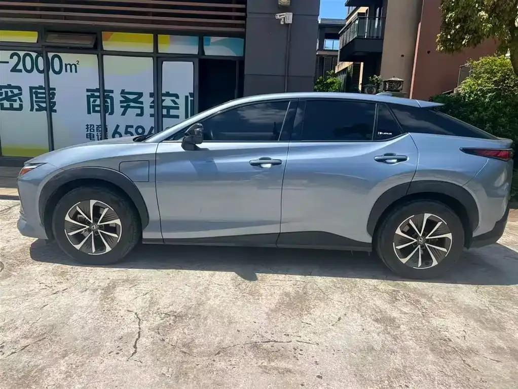 Lexus RZ — фото 9