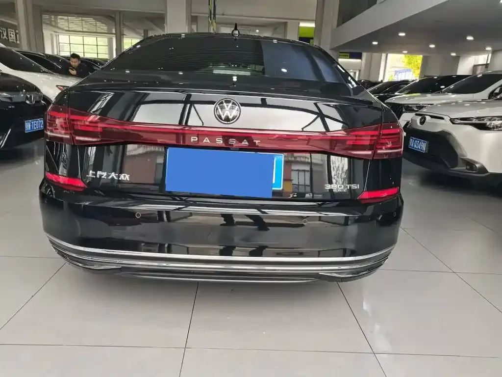 Volkswagen Passat — фото 7