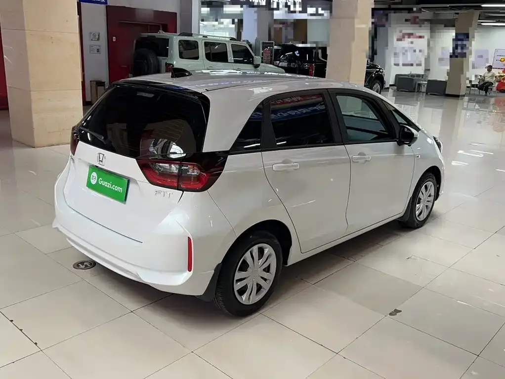 Honda Fit — фото 7