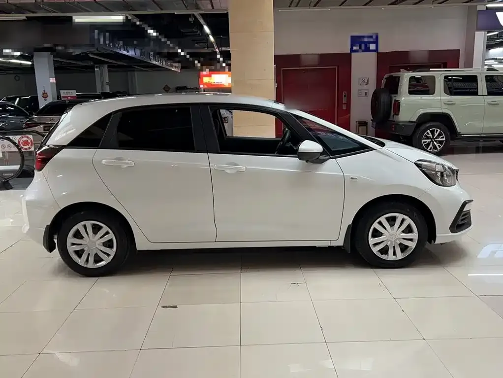 Honda Fit — фото 5