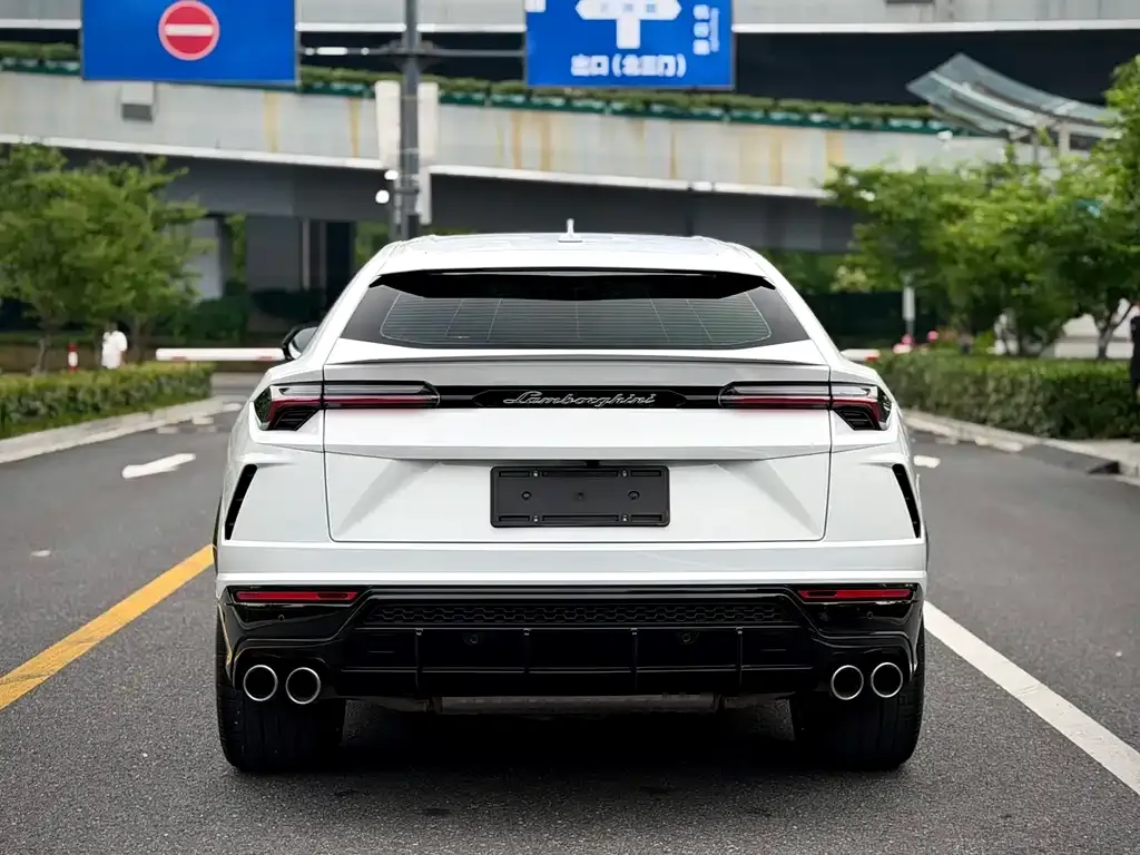 Lamborghini Urus — фото 2