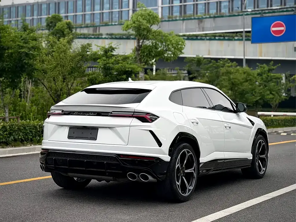 Lamborghini Urus — фото 5