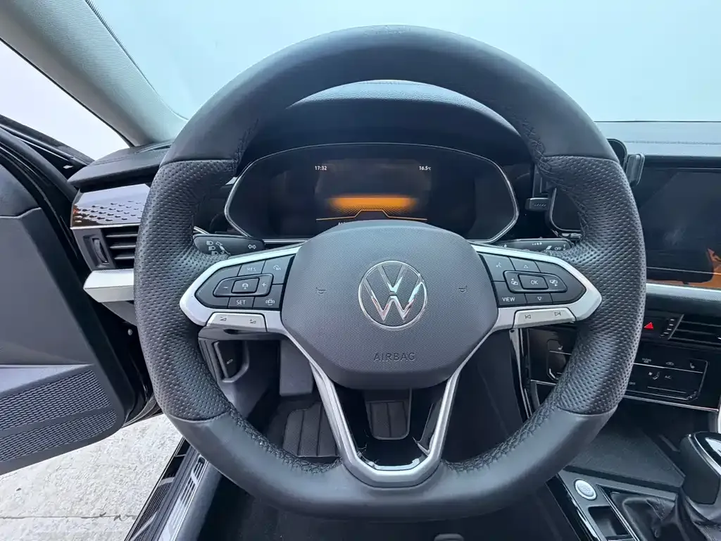 Volkswagen Passat — фото 8