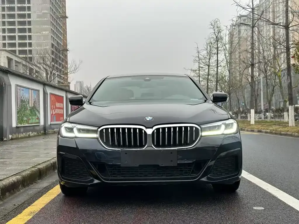 BMW 5 Series — фото 8