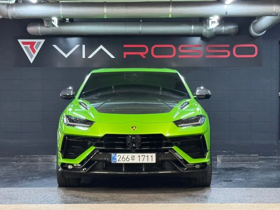 Lamborghini Urus — фото 1