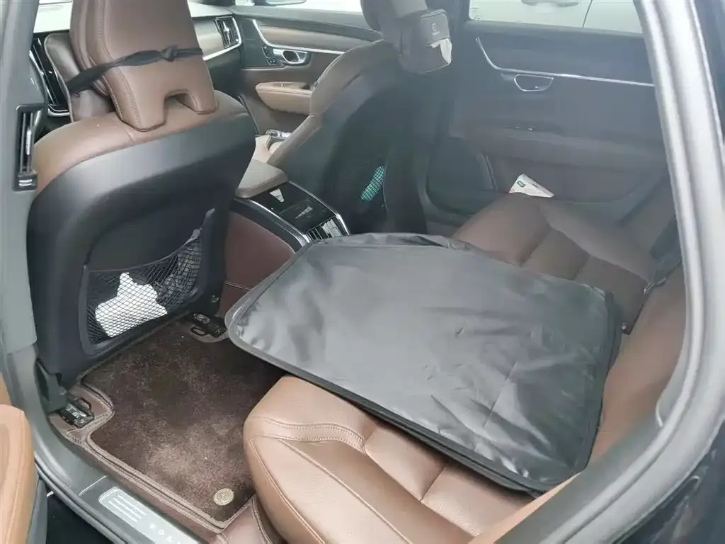 Volvo S90 — фото 1