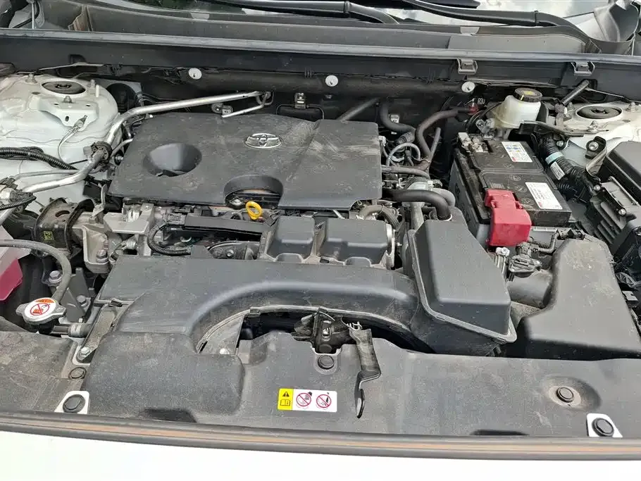 Toyota RAV4 — фото 6