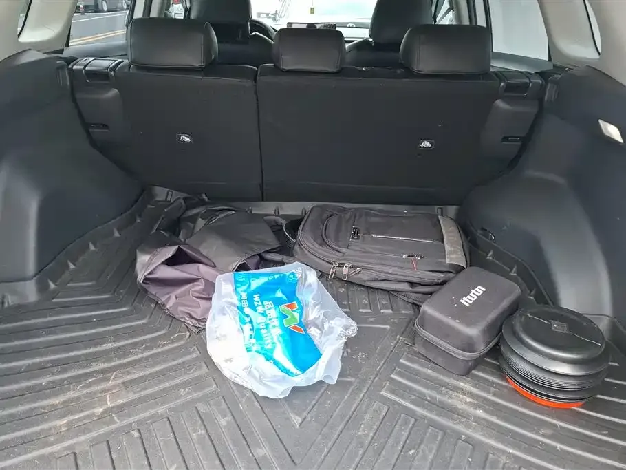 Toyota RAV4 — фото 4