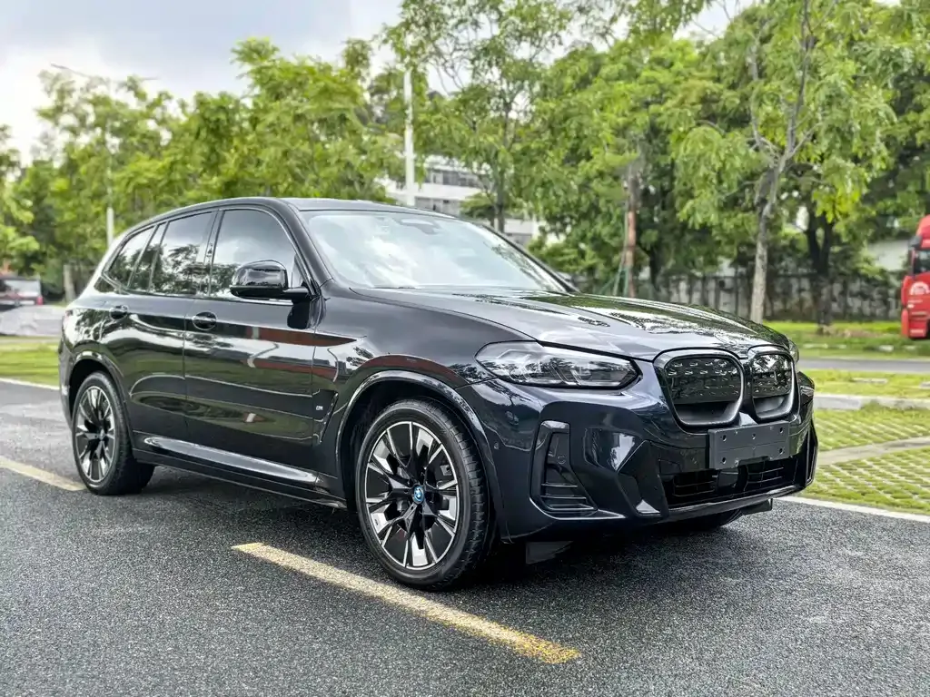 BMW iX3 — фото 7