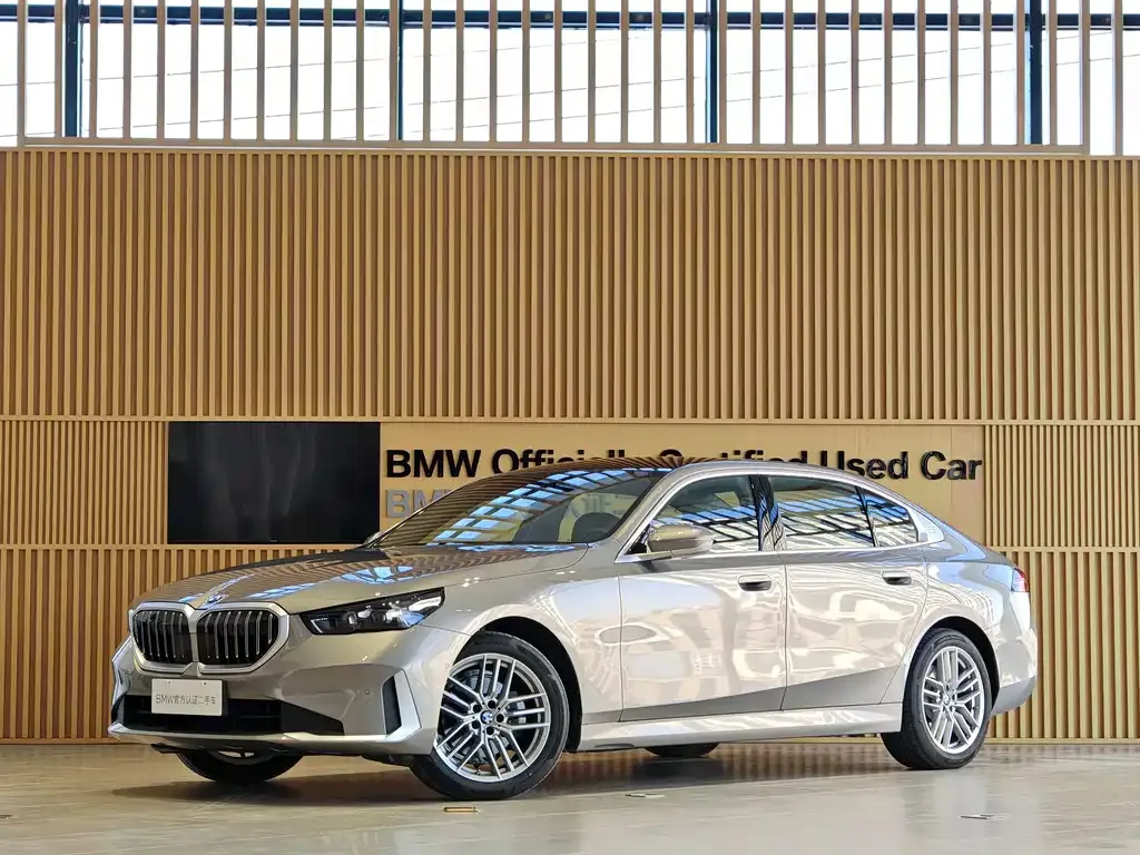 BMW 5 Series — фото 10
