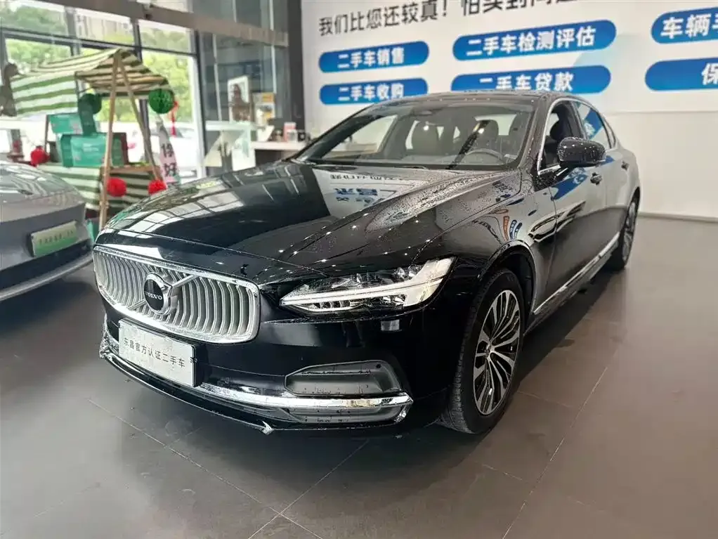 Volvo S90 — фото 1