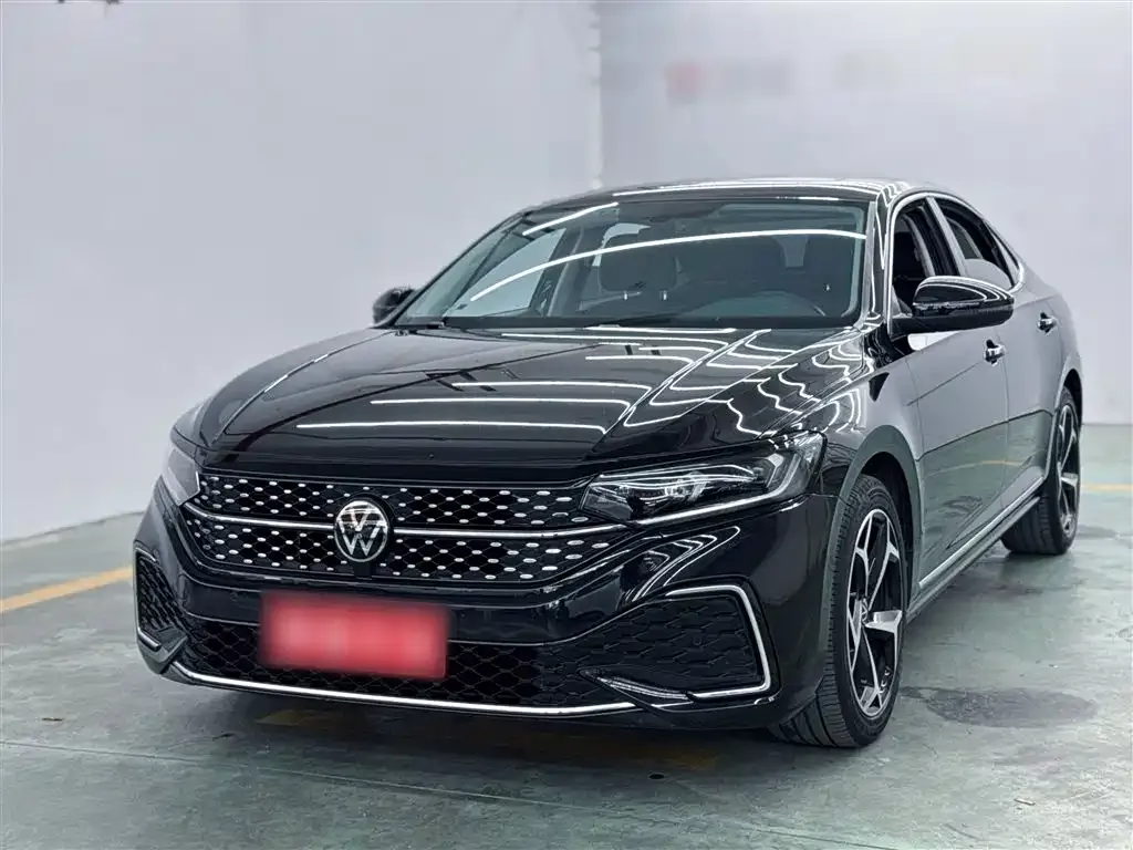 Volkswagen Passat — фото 1