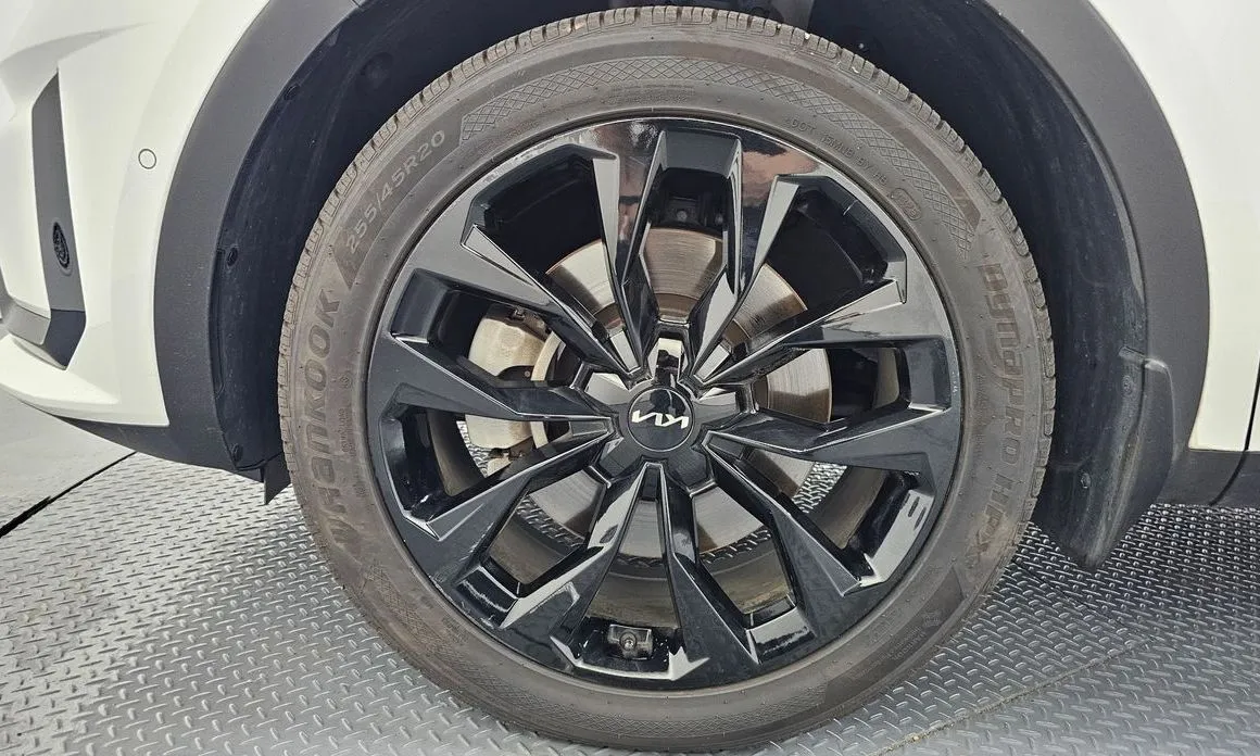 Kia Sorento — фото 8